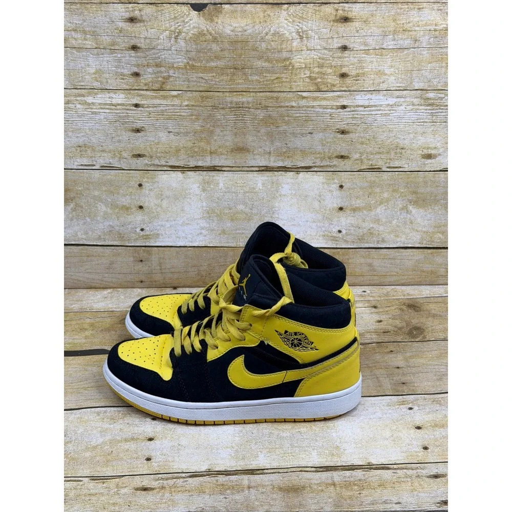 Jordan 1 Mid Yellow Toe Black Mens Sneakers 554725-035 Size 8